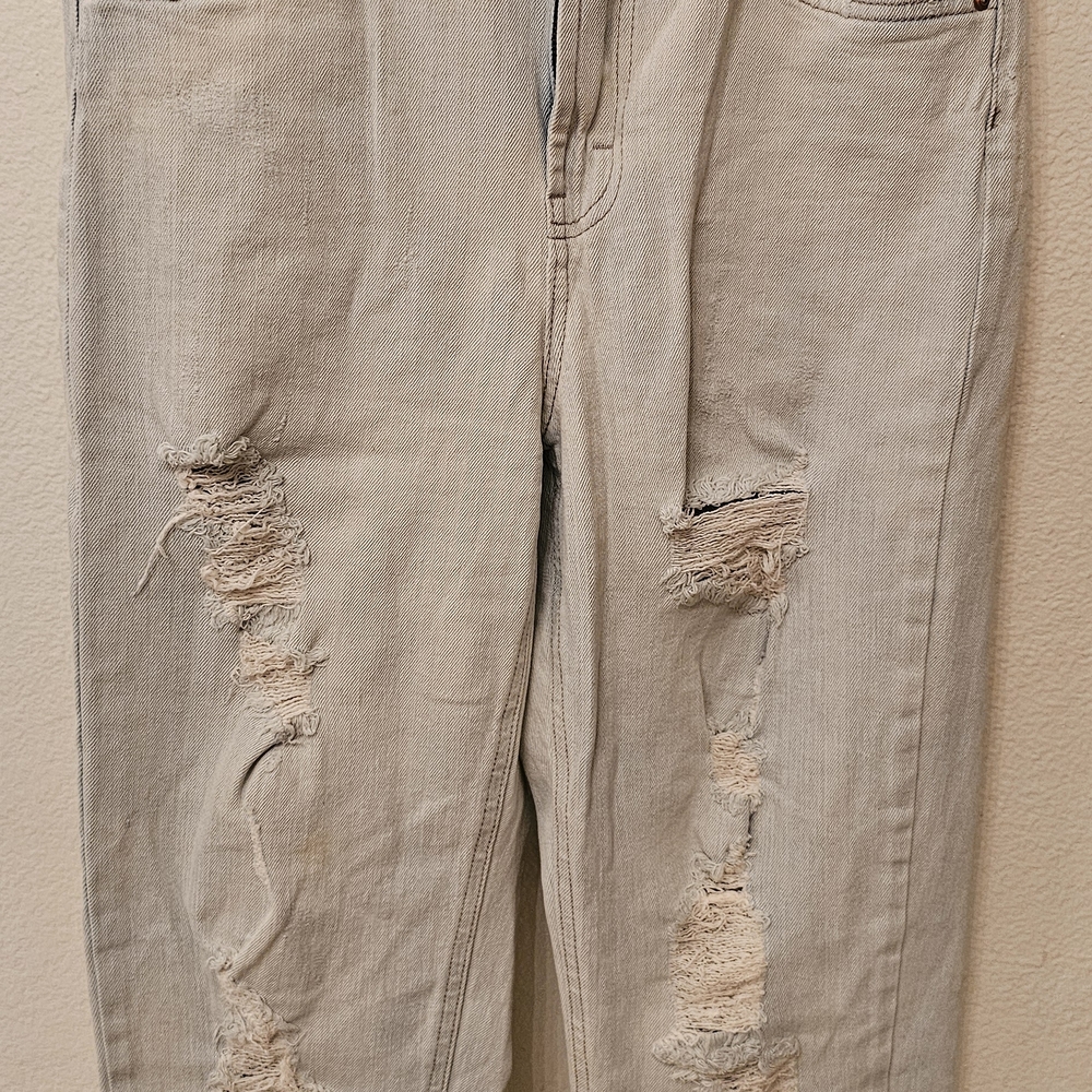 Wild Fable Light Gray Distressed Boyfriend Jeans